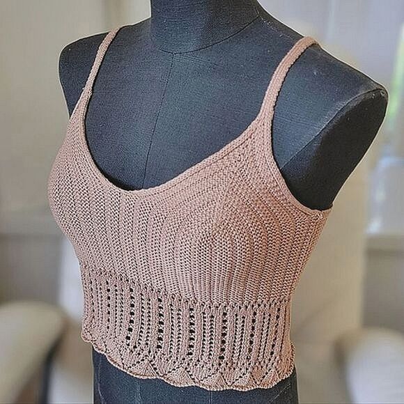 Streetwear Society beige crochet v-neck crop tank size S - Picture 2 of 11